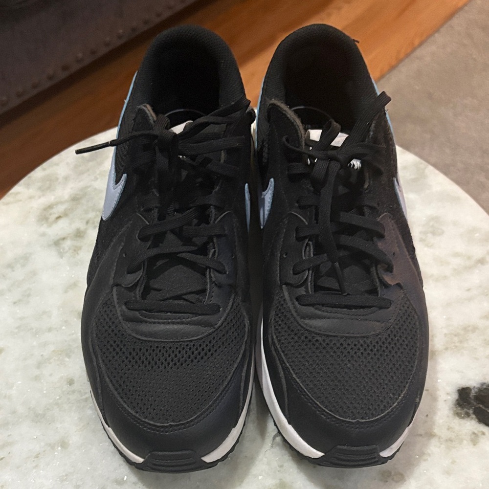 Nike Women's Black and Light Blue Sneakers